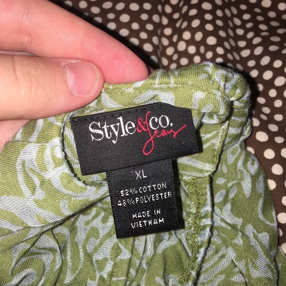 Ruffle Top! - Picture 6 of 6